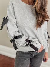 Load image into Gallery viewer, Bowknot Crewneck
