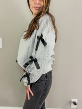 Load image into Gallery viewer, Bowknot Crewneck
