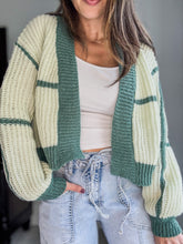 Load image into Gallery viewer, Two Tone Knit Cardigan
