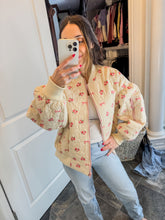 Load image into Gallery viewer, Floral Printed Jacket
